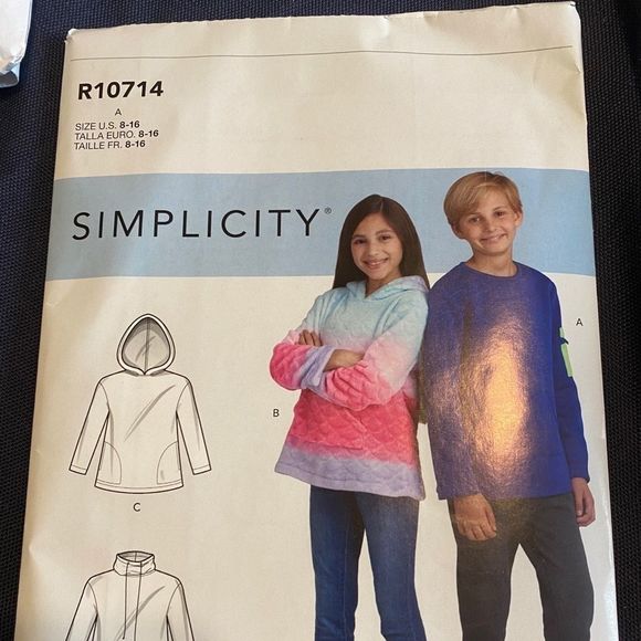 Simplicity sewing pattern - Picture 1 of 2